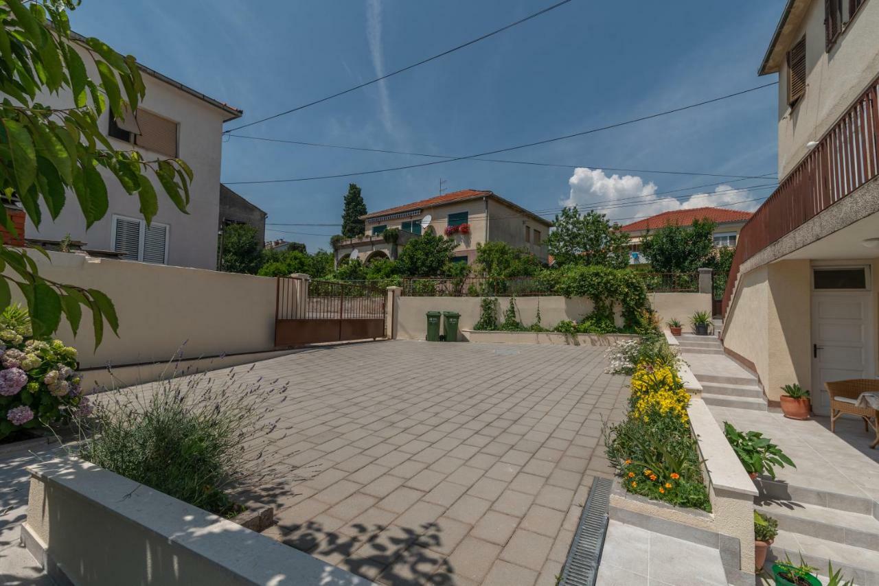 Apartments Flora טרוגיר מראה חיצוני תמונה