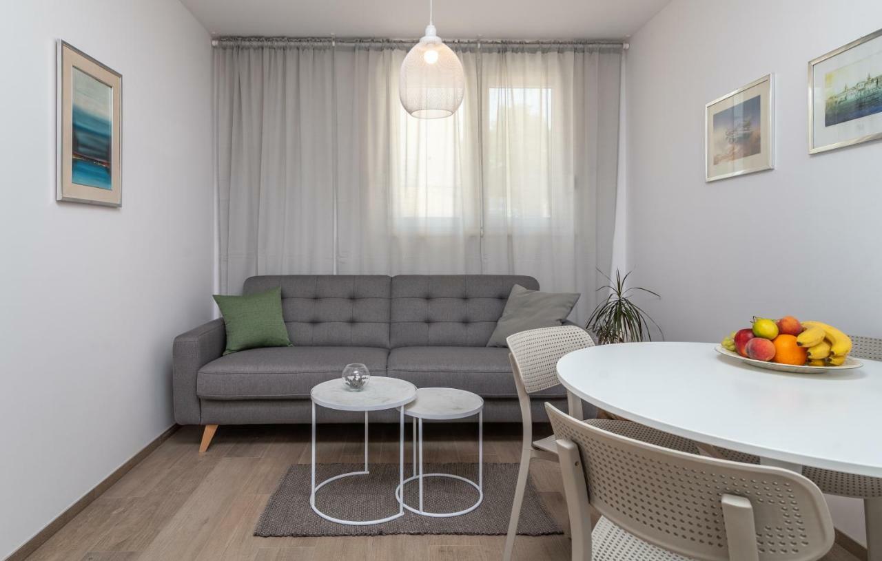Apartments Flora טרוגיר מראה חיצוני תמונה