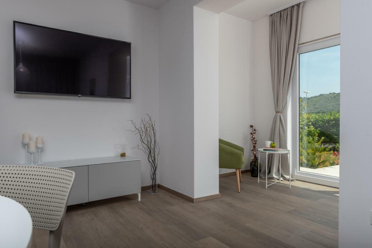 Apartments Flora טרוגיר מראה חיצוני תמונה