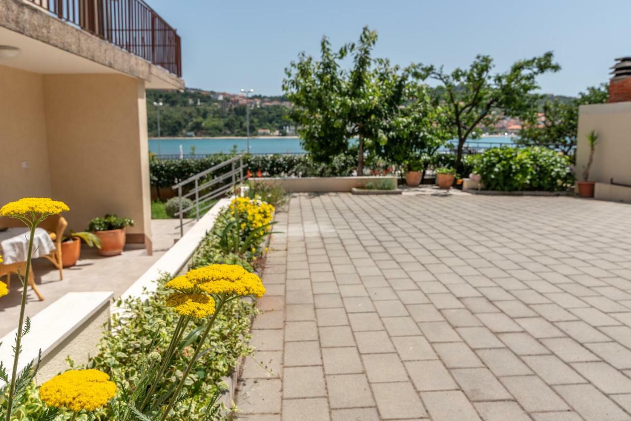 Apartments Flora טרוגיר מראה חיצוני תמונה