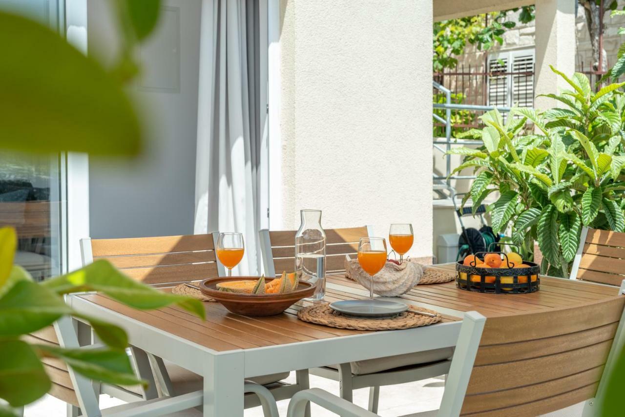 Apartments Flora טרוגיר מראה חיצוני תמונה