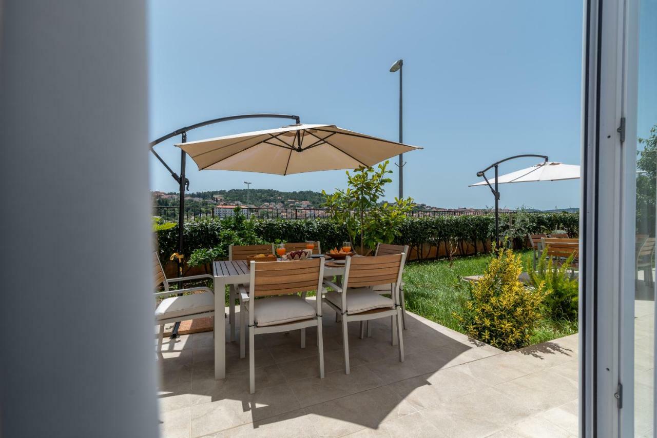 Apartments Flora טרוגיר מראה חיצוני תמונה